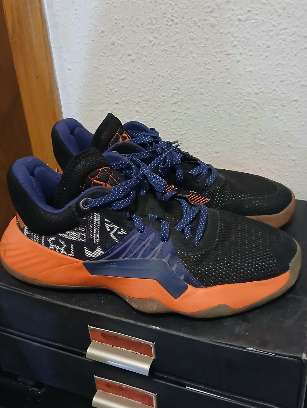 Adidas D.O.N. Issue #1 Donovan Mitchell Basketball Shoes Black Orange Men’s 7.5